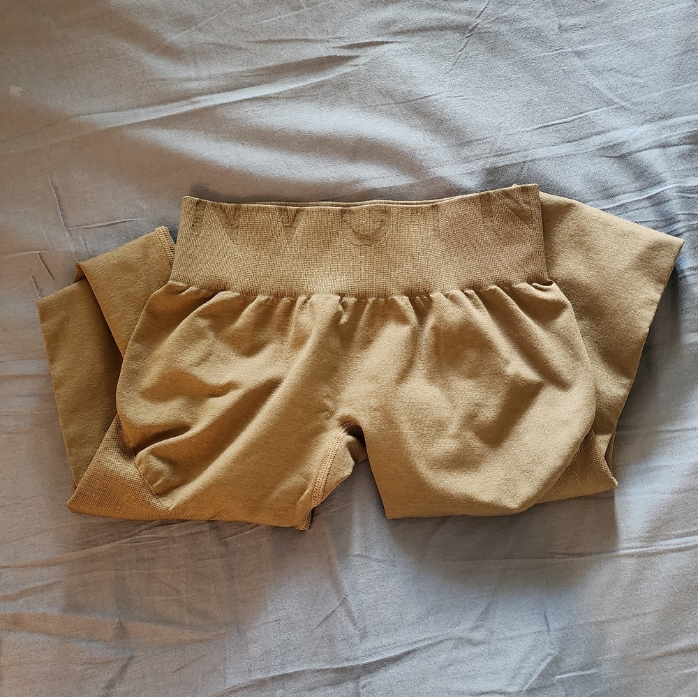 NWOT NVGTN Edge Seamless Leggings Dune/Brown - Picture 3 of 3